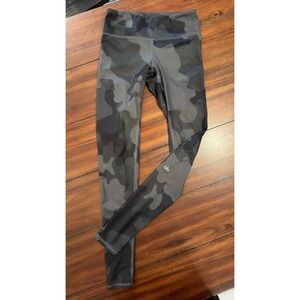 Alo Yoga Dark Camo High Waist Full Length Leggings Women's Small Black Grey